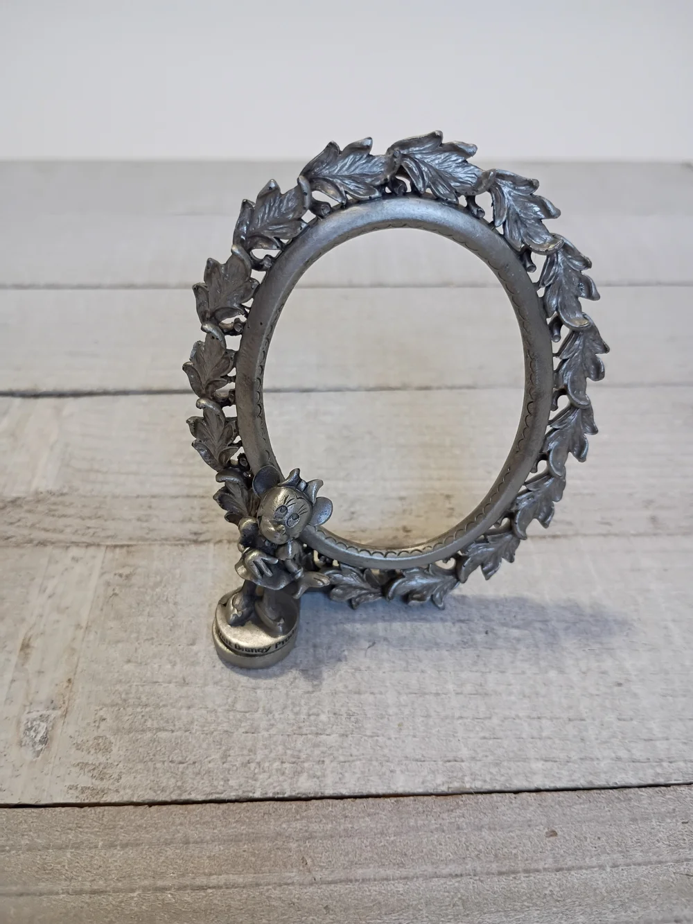 Vintage Disney Minnie Mouse Pewter Oval Picture Frame Leaf Design No Glass/Back